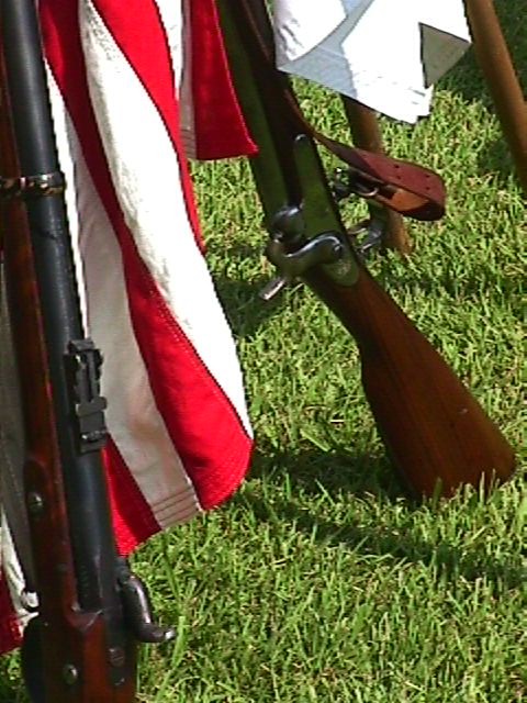 flag musket.jpg (102710 bytes)